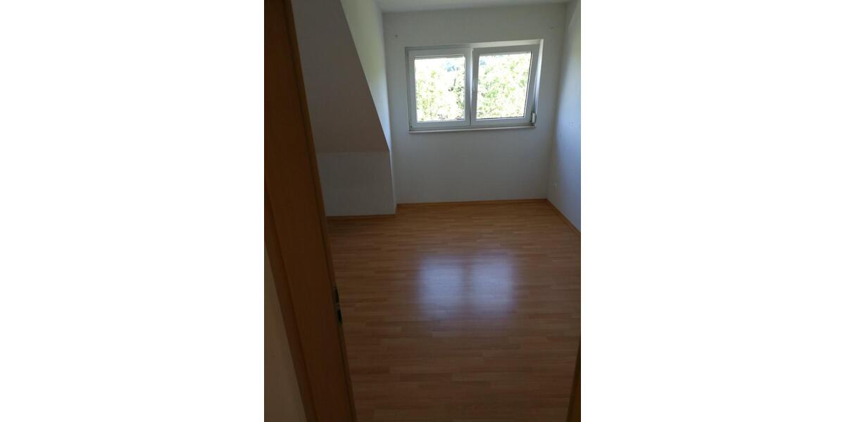 Etagenwohnung Großostheim - 4 Zimmer, 120 m&sup2;, 1.200&euro; | Angebot:24351821