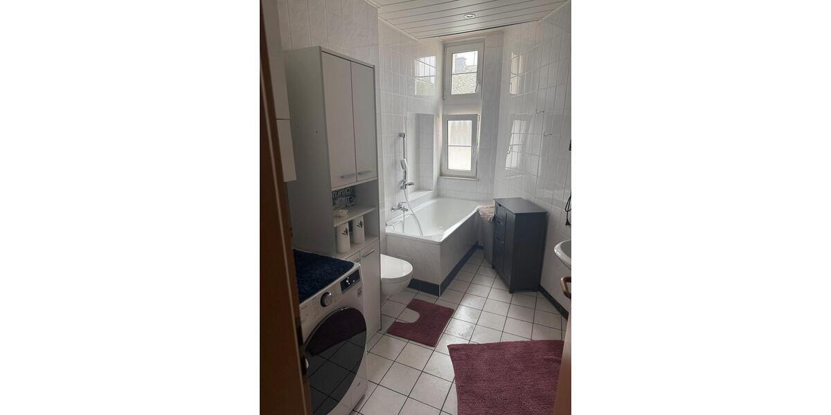 Etagenwohnung Bad Nauheim - 3 Zimmer, 83 m&sup2;, 1.300&euro; | Angebot:25181666