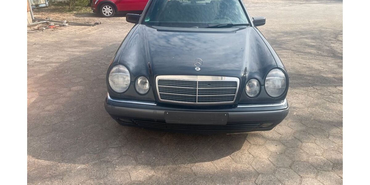 Mercedes-Benz E 280 152.000 km 3.200 &euro; Aschaffenburg 63743