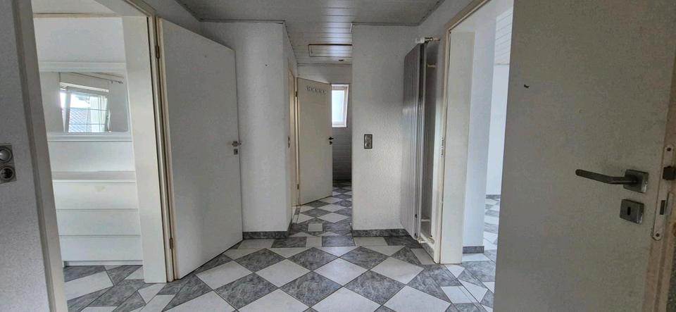 Einfamilienhaus Limeshain - 5 Zimmer, 187 m&sup2;, 370.000&euro; | Angebot:26342396