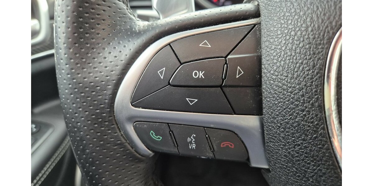 Jeep Grand Cherokee 6.4 V8 HEMI SRT 8-Gang Automatik 250.000 km 17.990 &euro; Rodgau 63110