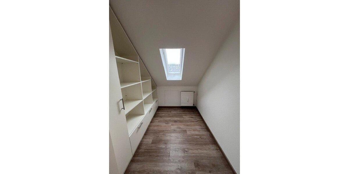 Dachgeschoßwohnung Frankfurt am Main Unterliederbach - 1.5 Zimmer, 27 m&sup2;, 800&euro; | Angebot:27630832