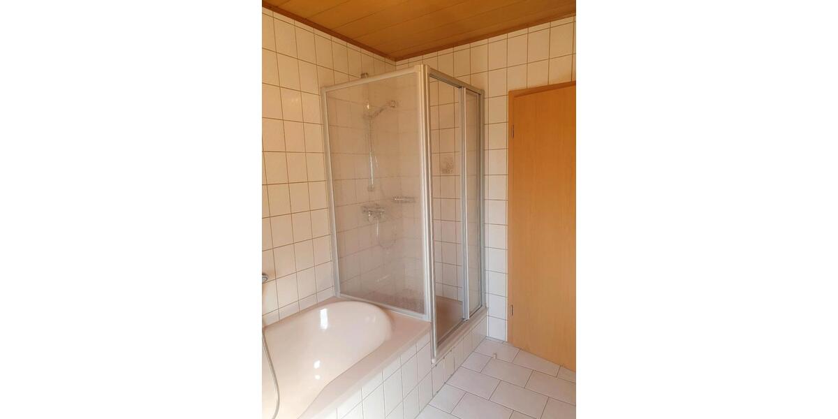 Erdgeschoßwohnung Florstadt - 5 Zimmer, 122 m&sup2;, 1.200&euro; | Angebot:24375209