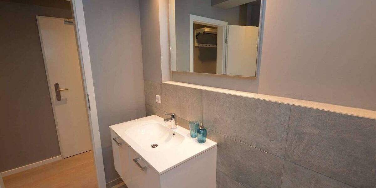 Etagenwohnung Frankfurt am Main Bahnhofsviertel - 2 Zimmer, 55 m&sup2;, 1.580&euro; | Angebot:26154035