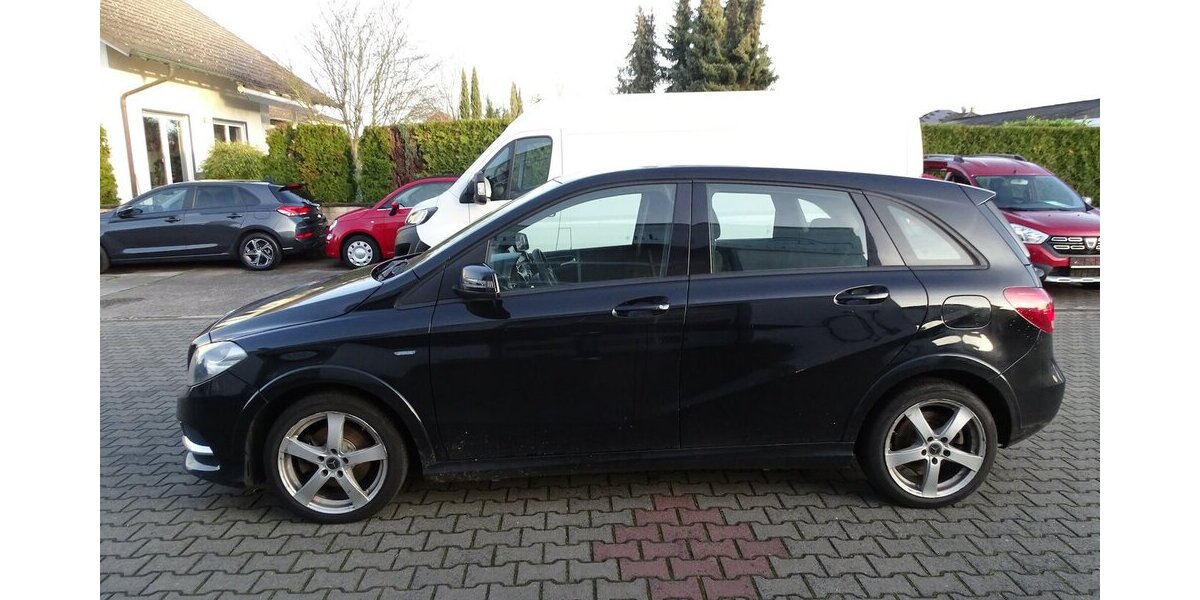 Mercedes-Benz B 200 c NGD / Benzin 253.675 km 5.690 &euro; Rodgau 63110