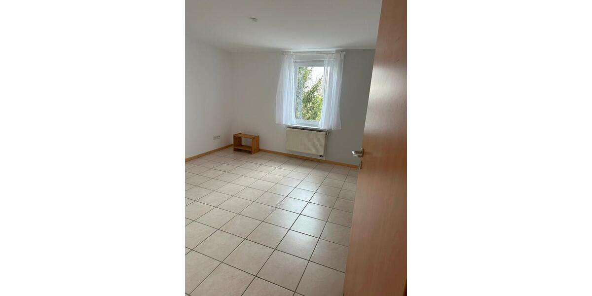 Etagenwohnung Frankfurt am Main Nord-Ost - 4 Zimmer, 80 m&sup2;, 1.250&euro; | Angebot:25956845