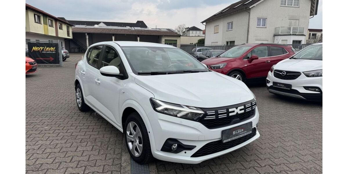 Dacia Sandero 1.200 km 13.799 &euro; Hanau 63452