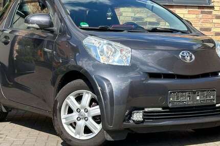 Toyota iQ 97.541 km 4.300 &euro; Frankfurt am Main, Stadt 60316