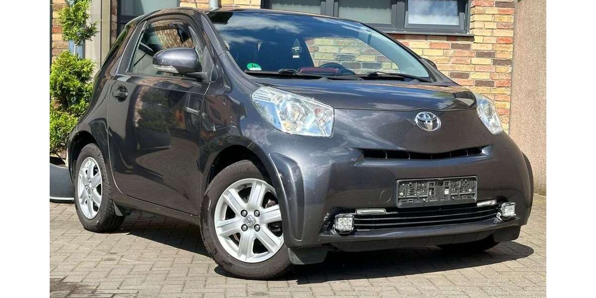 Toyota iQ 97.541 km 4.300 &euro; Frankfurt am Main, Stadt 60316