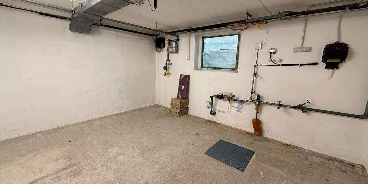 Mehrfamilienhaus, Wohnhaus Niederdorfelden - 8 Zimmer, 850.000&euro; | Angebot:25701227