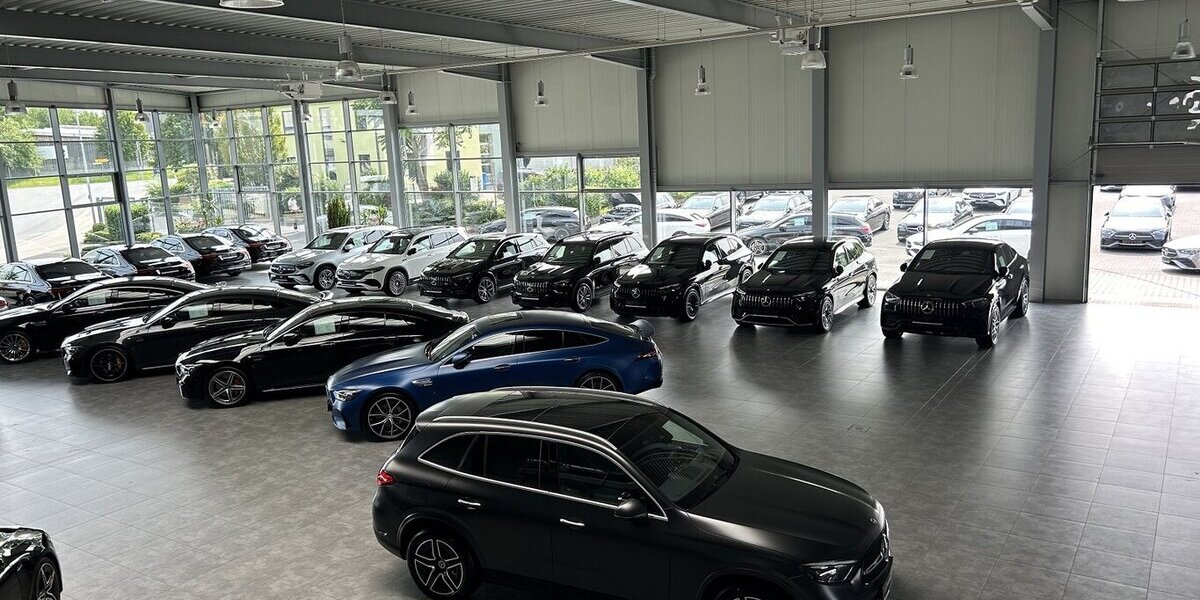 Mercedes-Benz GLC 300 d 4M AMG PREMIUM+ MAGNO- AIRMATIC- PANO! 14.270 km 62.779 &euro; Groß-Umstadt 64823