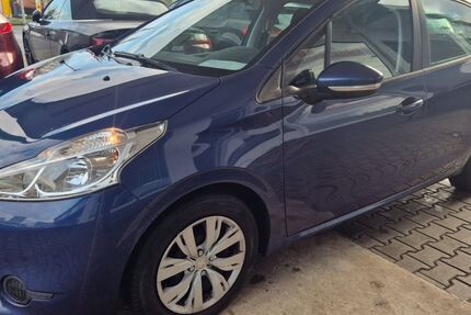 Peugeot 208 169.000 km 3.200 &euro; Büdingen 63654