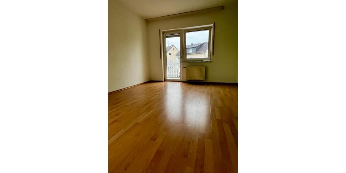 Etagenwohnung Langenselbold - 3 Zimmer, 95 m&sup2;, 1.100&euro; | Angebot:27600401