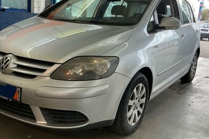 VW Golf 138.500 km 5.490 &euro; Frankfurt am Main 65933