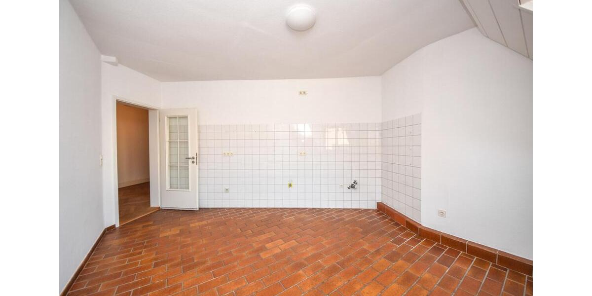 Dachgeschoßwohnung Aschaffenburg Österreicher Kolonie - 3.5 Zimmer, 105 m&sup2;, 1.080&euro; | Angebot:26536100