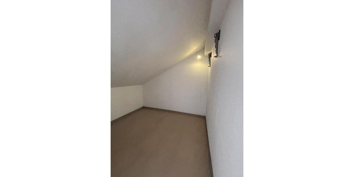 Dachgeschoßwohnung Freigericht - 2.5 Zimmer, 82 m&sup2;, 220.000&euro; | Angebot:26958582