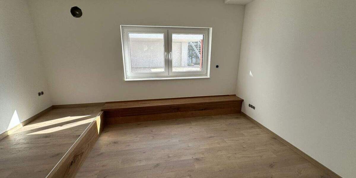 Etagenwohnung Karben Klein-Karben - 4 Zimmer, 170 m&sup2;, 2.050&euro; | Angebot:25665203