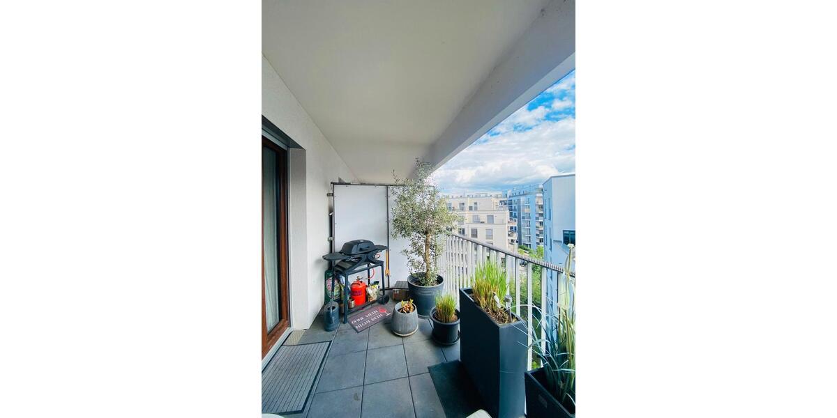Etagenwohnung Frankfurt am Main Ostend - 3 Zimmer, 91 m&sup2;, 1.900&euro; | Angebot:26462638
