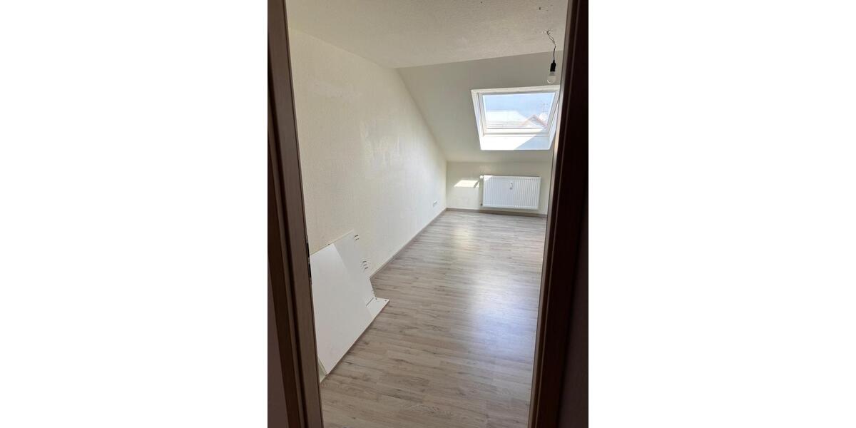 Dachgeschoßwohnung Ortenberg - 3 Zimmer, 97 m&sup2;, 790&euro; | Angebot:26420253