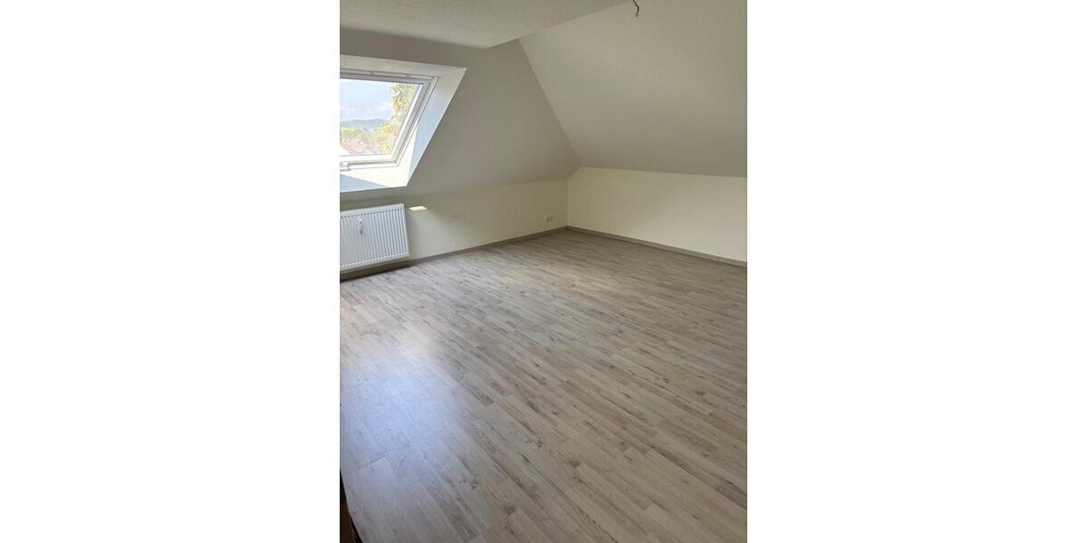 Dachgeschoßwohnung Ortenberg - 3 Zimmer, 97 m&sup2;, 790&euro; | Angebot:26420253