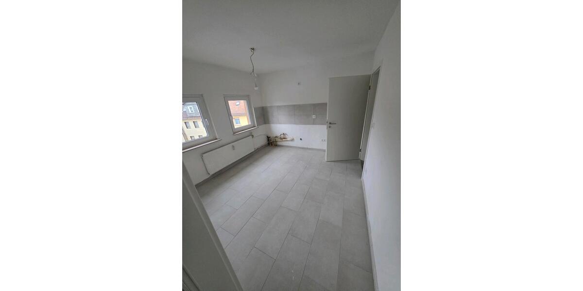 Dachgeschoßwohnung Friedberg (Hessen) - 4 Zimmer, 90 m&sup2;, 1.100&euro; | Angebot:25950843