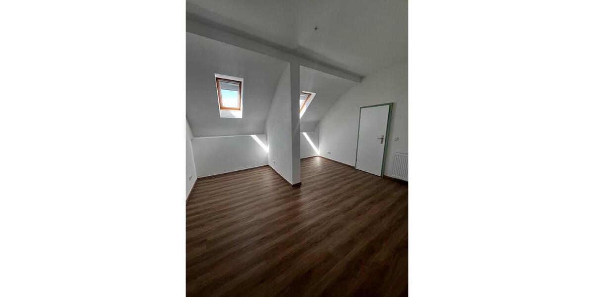 Einfamilienhaus Münster (Hessen) - 10 Zimmer, 195 m&sup2;, 2.175&euro; | Angebot:21530701