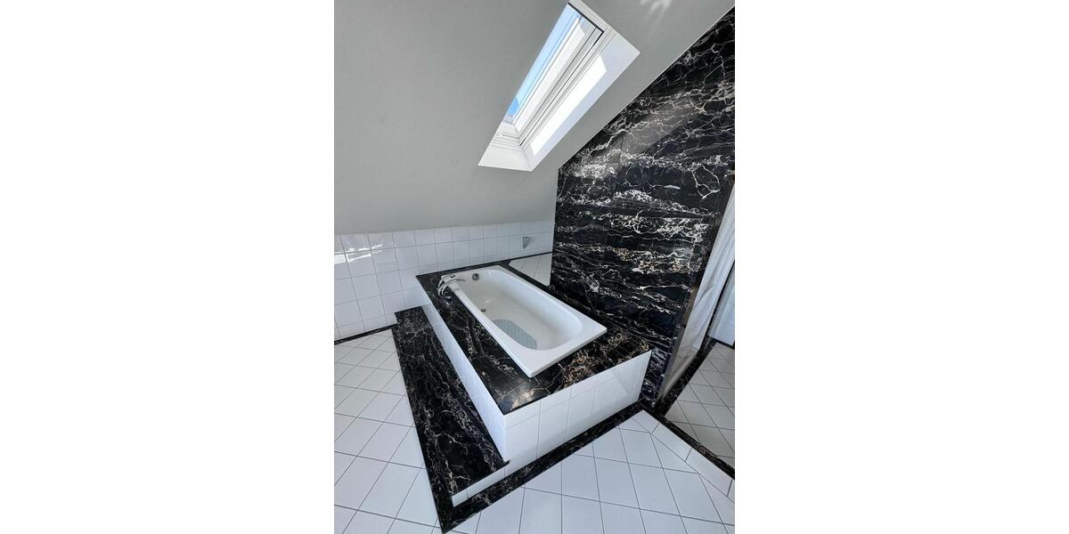 Maisonettenwohnung Dietzenbach - 6 Zimmer, 182 m&sup2;, 2.950&euro; | Angebot:19980319