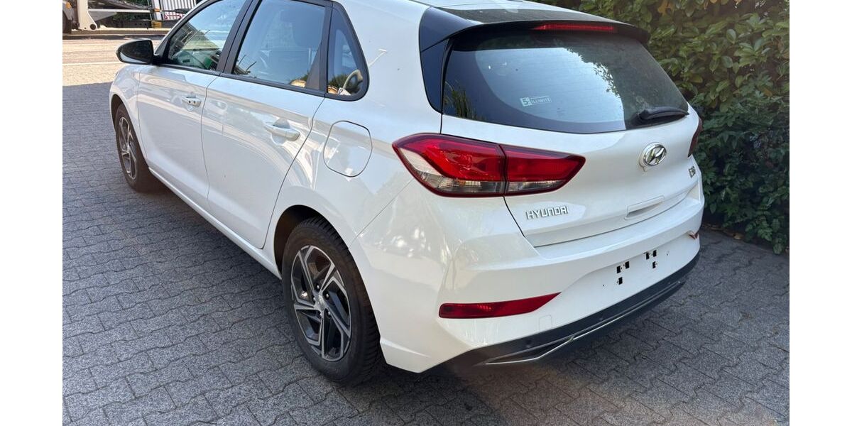 Hyundai i30 171.533 km 9.758 &euro; Frankfurt am Main 60389