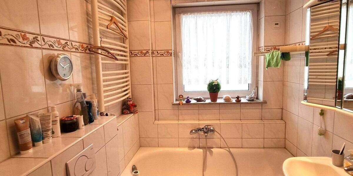 Mehrfamilienhaus, Wohnhaus Neu-Isenburg Isenburg - 6 Zimmer, 172 m&sup2;, 649.000&euro; | Angebot:25685581