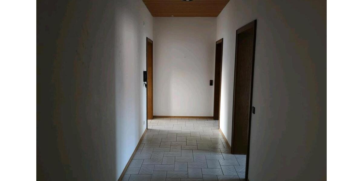 Etagenwohnung Karben - 4 Zimmer, 120 m&sup2;, 1.500&euro; | Angebot:25978636