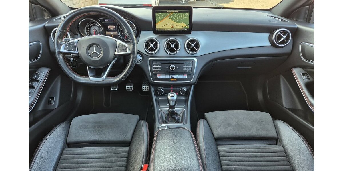 Mercedes-Benz CLA 200 Shooting Brake AMG Line Panoramadach, Rück 102.333 km 17.290 &euro; Rodgau 63110