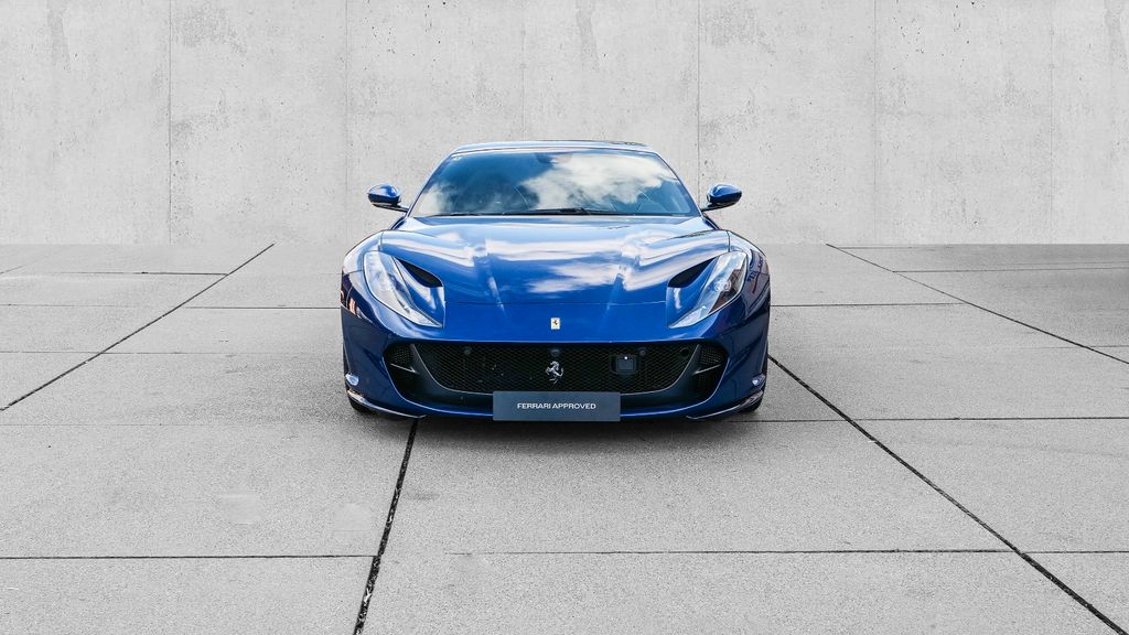 Ferrari 812 24.900 km 299.000 &euro; Offenbach am Main 63071