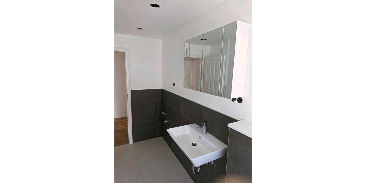 Dachgeschoßwohnung Aschaffenburg Österreicher Kolonie - 2 Zimmer, 63 m&sup2;, 950&euro; | Angebot:26221395