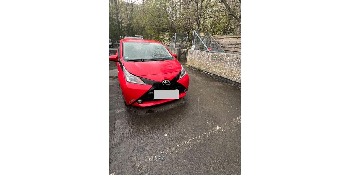 Toyota Aygo (X) 144.000 km 6.500 &euro; Frankfurt 60437