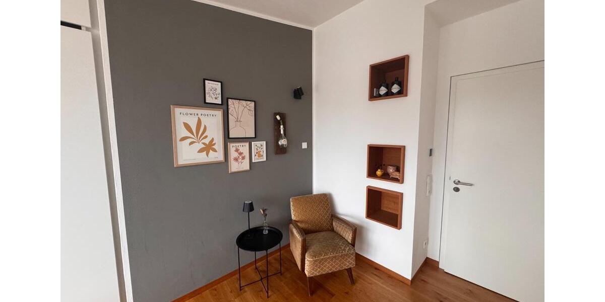 Dachgeschoßwohnung Aschaffenburg Damm - 1 Zimmer, 33 m&sup2;, 820&euro; | Angebot:24361577