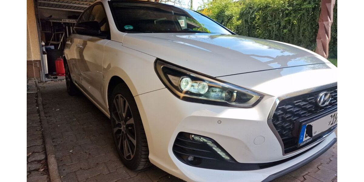 Hyundai i30 135.000 km 11.999 &euro; Neu isenburg 63263
