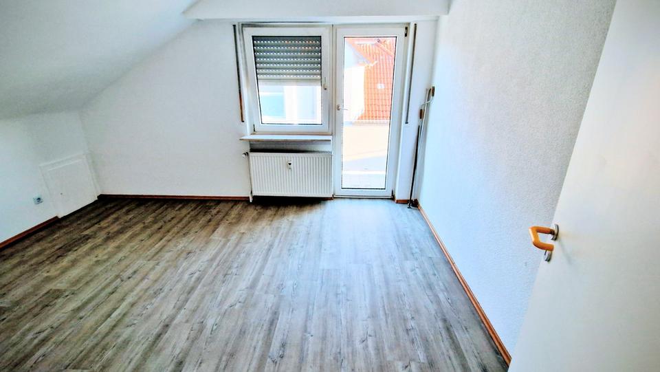 Dachgeschoßwohnung Münster (Hessen) - 3 Zimmer, 54 m&sup2;, 680&euro; | Angebot:25277884