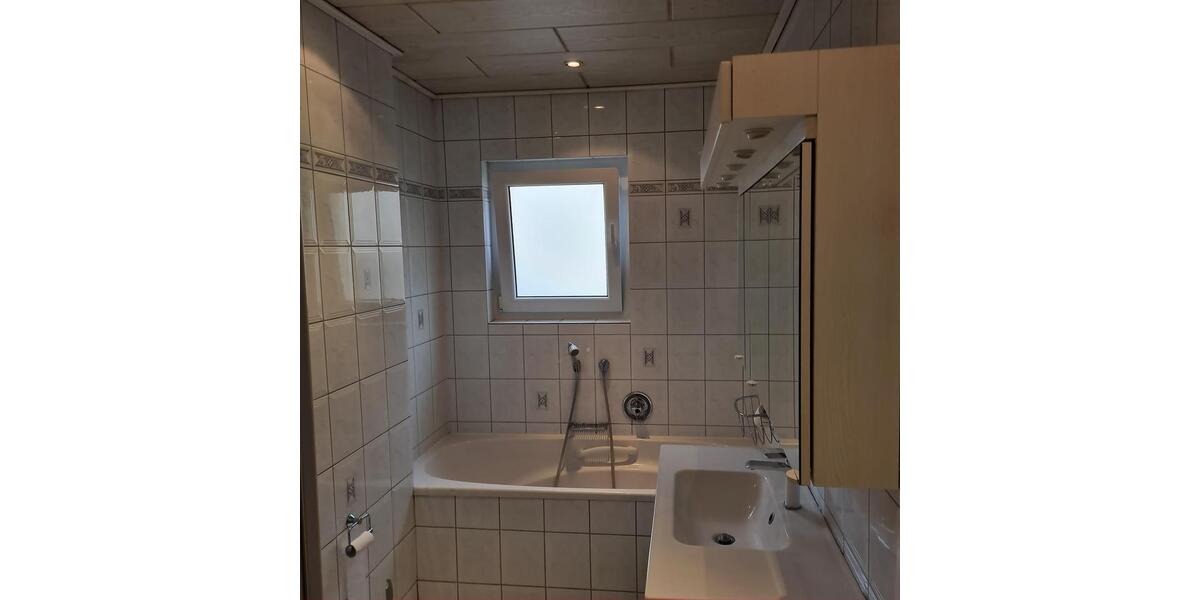 Erdgeschoßwohnung Hanau Groß-Steinheim - 3.5 Zimmer, 102 m&sup2;, 1.120&euro; | Angebot:26601845