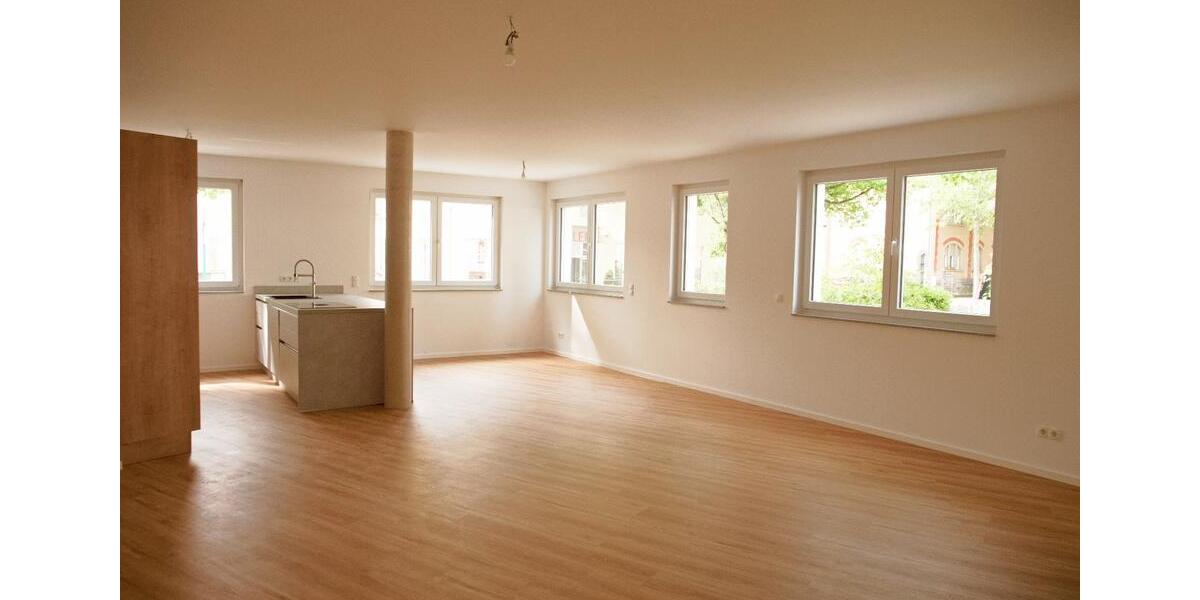 Erdgeschoßwohnung Frankfurt am Main Ost - 2 Zimmer, 82 m&sup2;, 1.400&euro; | Angebot:25129076
