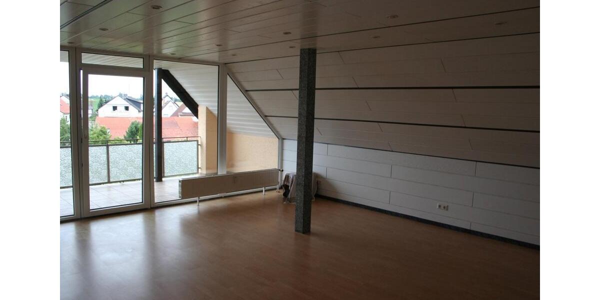 Dachgeschoßwohnung Dreieich - 2 Zimmer, 80 m&sup2;, 1.050&euro; | Angebot:25968053