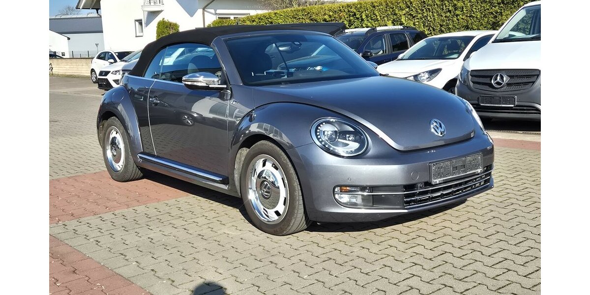 VW Beetle Sport Fender Soundsystem, Bi-Xenon, Navigat 68.122 km 16.890 &euro; Rodgau 63110