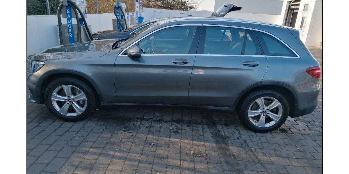 Mercedes-Benz GLC 220 92.000 km 27.500 &euro; Friedberg 61169