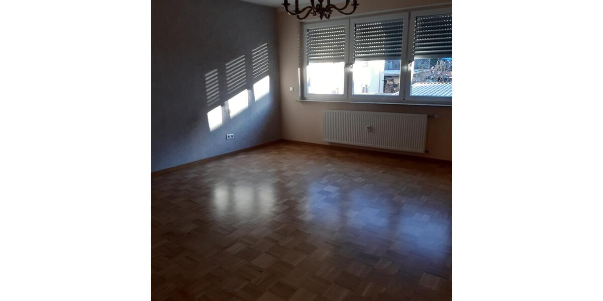 Etagenwohnung Schöllkrippen - 3 Zimmer, 106 m&sup2;, 800&euro; | Angebot:25807308