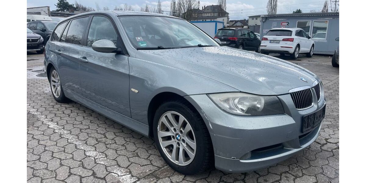 BMW 318 212.789 km 2.499 &euro; Frankfurt am Main 65933