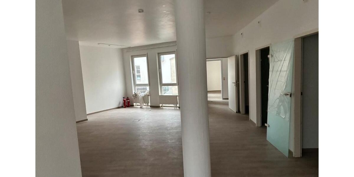 Etagenwohnung Büdingen - 5 Zimmer, 176 m&sup2;, 1.975&euro; | Angebot:25067101