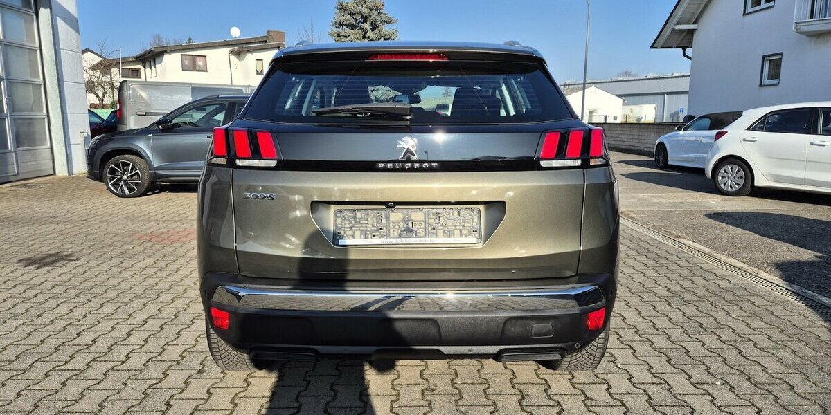 Peugeot 3008 1,2l Allure Navi, Rückfahrkamera, Parktronic 62.852 km 14.990 &euro; Rodgau 63110