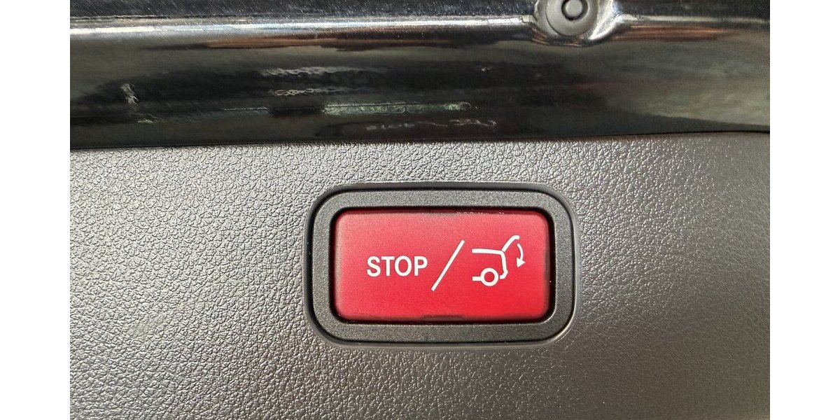 Mercedes-Benz C 300 T e AMG DISTRONIC-PANORAMA-AHK-DC LADEN-18 28.431 km 46.998 &euro; Groß-Umstadt 64823