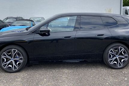 BMW iX 10.000 km 75.000 &euro; Aschaffenburg 63741