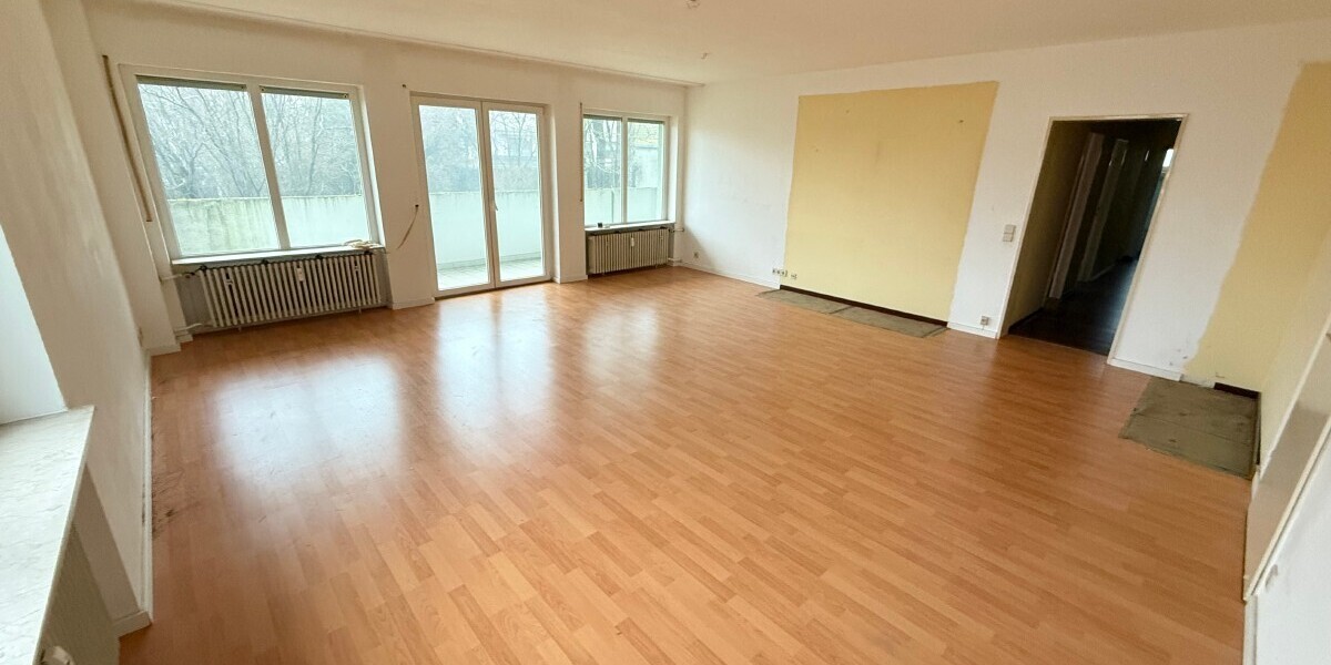 Kronberg: Große 4-Zimmer-Eigentumswohnung in Feldrandlage - Etagenwohnung Kronberg | Angebot:24148878