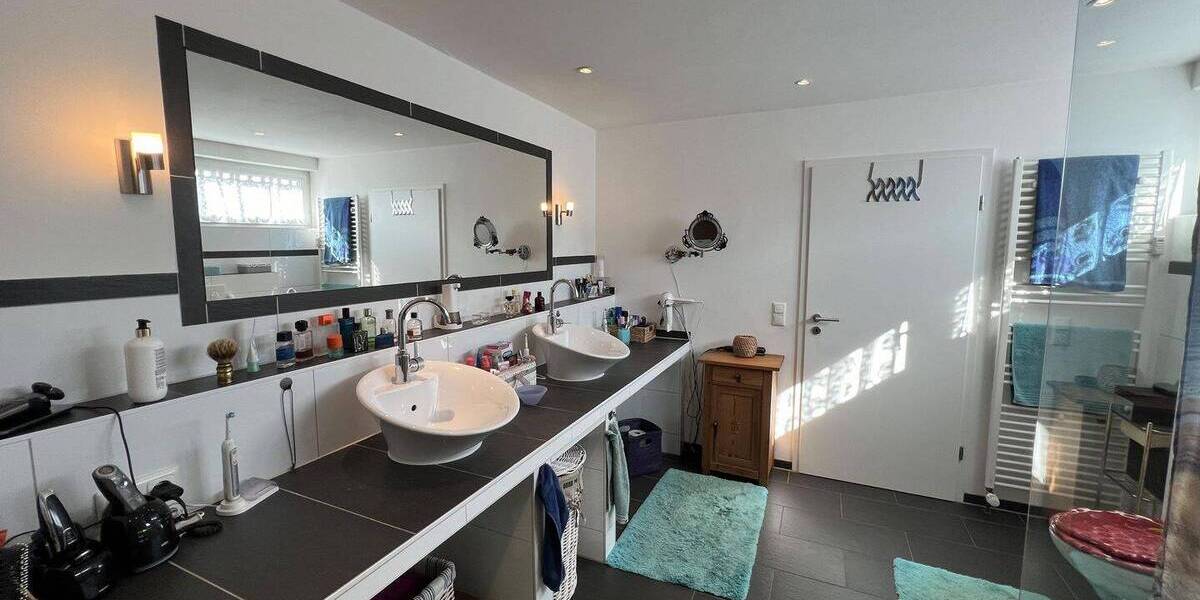 Mehrfamilienhaus, Wohnhaus Ortenberg Bleichenbach - 6 Zimmer, 293 m&sup2;, 435.000&euro; | Angebot:25685661